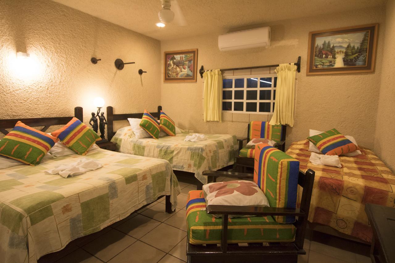Sol Caribe Departamentos & Suites Isla Mujeres Esterno foto